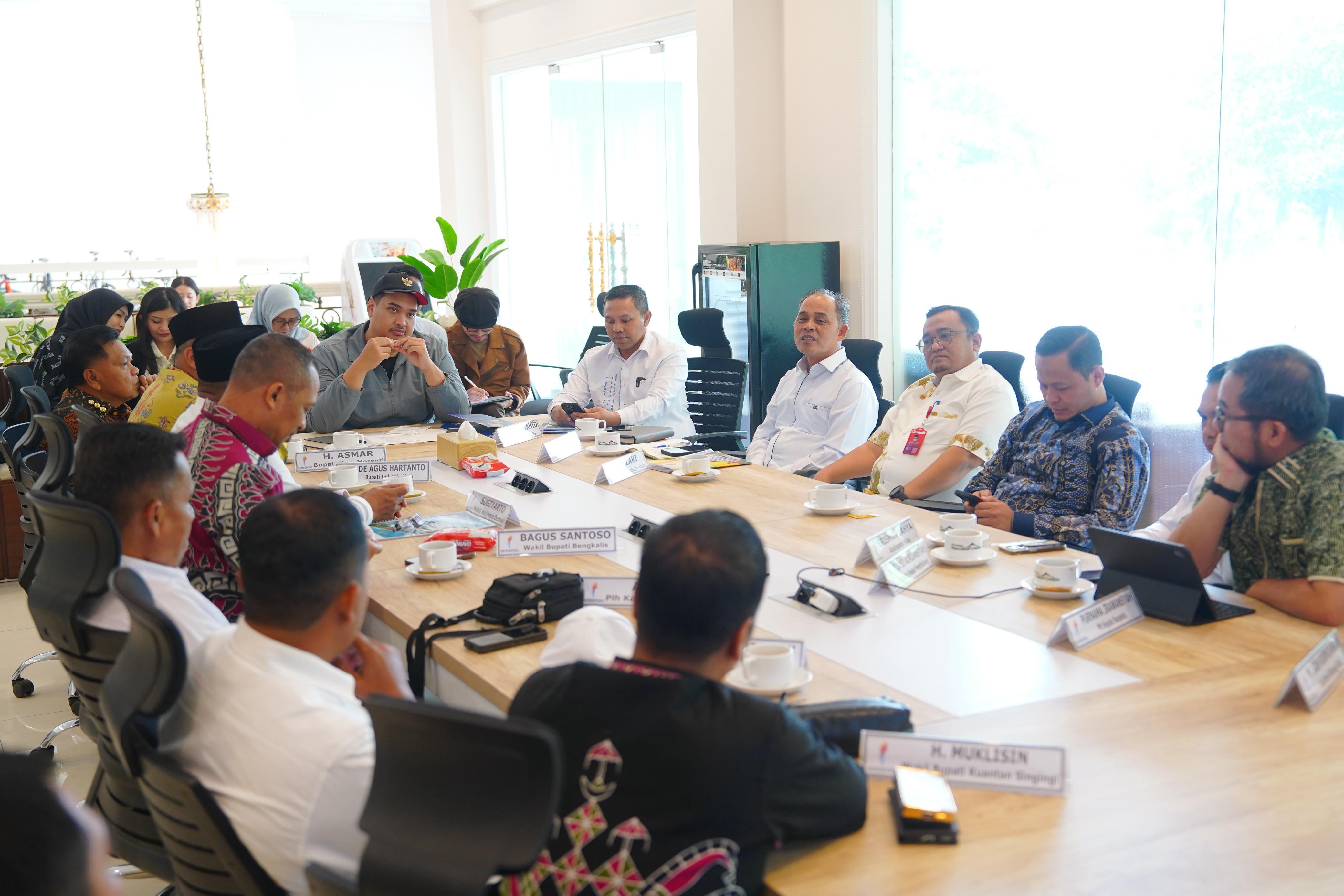 Pertemuan Gubri dengan Menpora RI