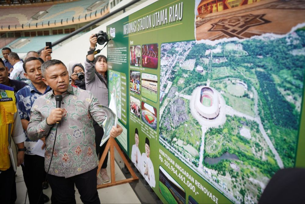 Gubri bersama Anggota Komisi V DPR RI tinjau Stadion Utama Riau