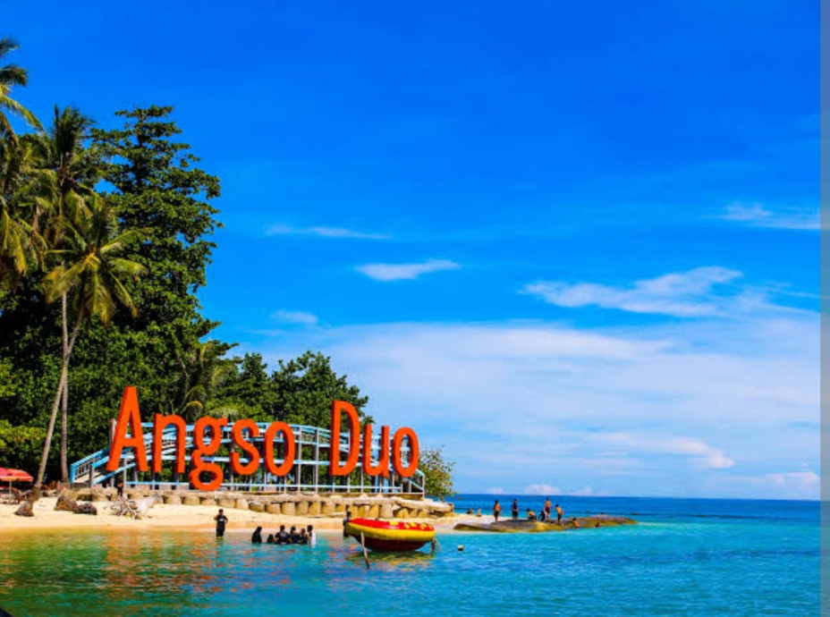 Wisata pantai dan laut di Sumatra Barat