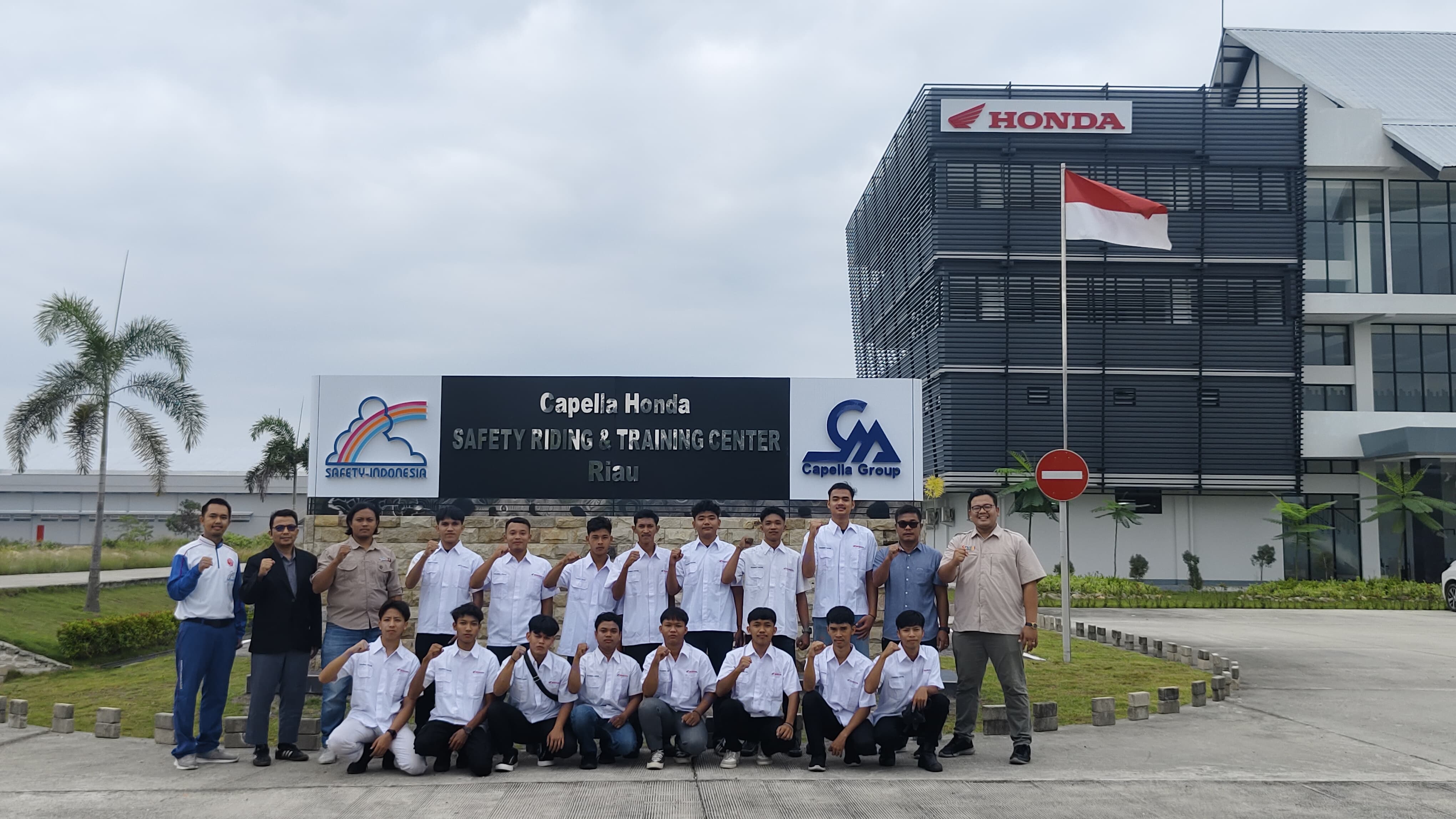 Pelajar SMK Binaan Honda