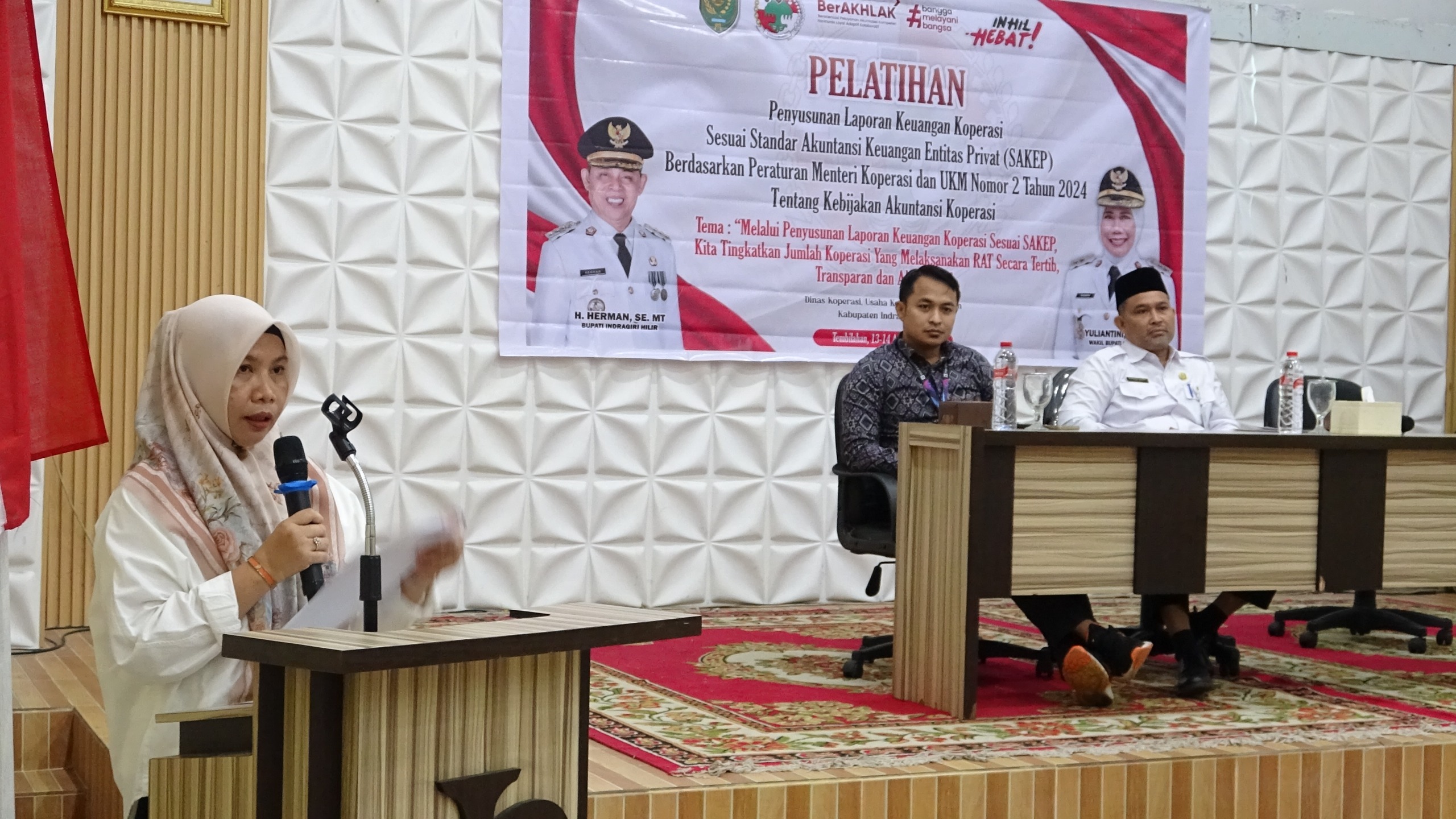 Pembukaan Pelatihan Penyusunan Laporan Keuangan Koperasi