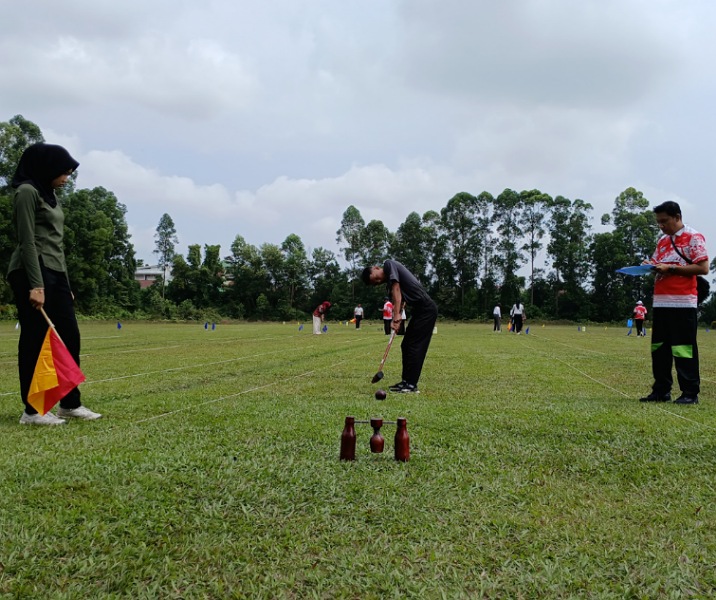 Turnamen Woodball yang digelar UKM UIR di lapangan panahan, Sabtu (24/1/2026). Foto: Surya/Riau1.