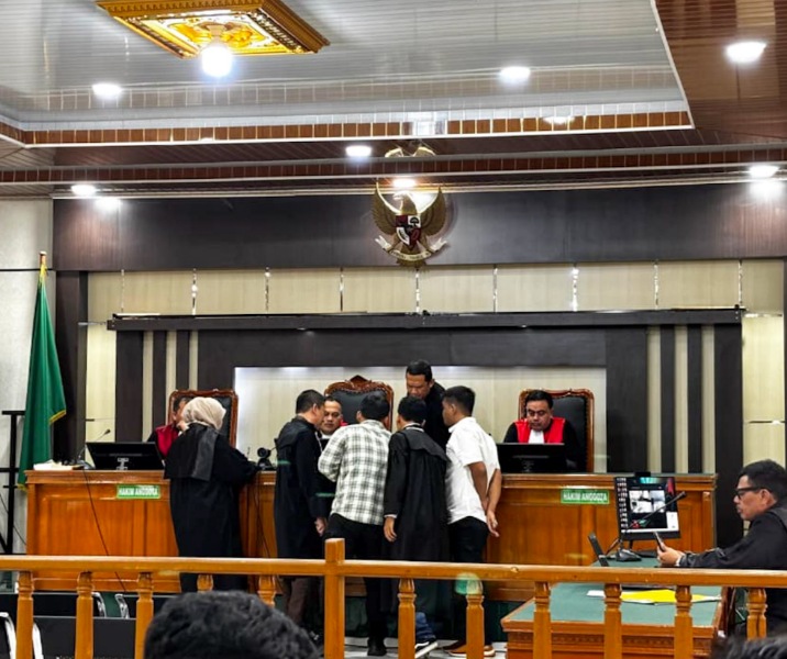 Persidangan oknum Ketua Umum Ormas Petir Jekson Sihombing di PN Pekanbaru, Kamis (19/2/2026). Foto: Istimewa.