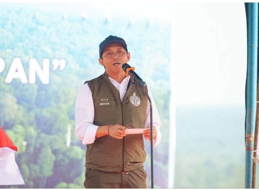 Menteri Kehutanan, Raja Juli Antoni