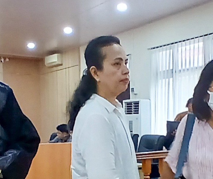 Debby Riauma Sary, mantan Direktur Keuangan PT SPR di Pengadilan Tipikor Pekanbaru, Rabu (8/4/2026). Foto: Surya/Riau1.