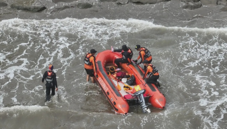 Pencarian bocah tenggelam di Padang