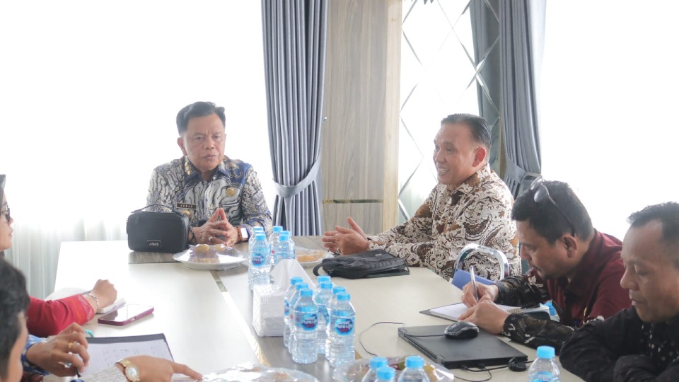 Rapat tindak lanjut kesiapan lahan untuk pembangunan gudang Bulog di kawasan Dorak