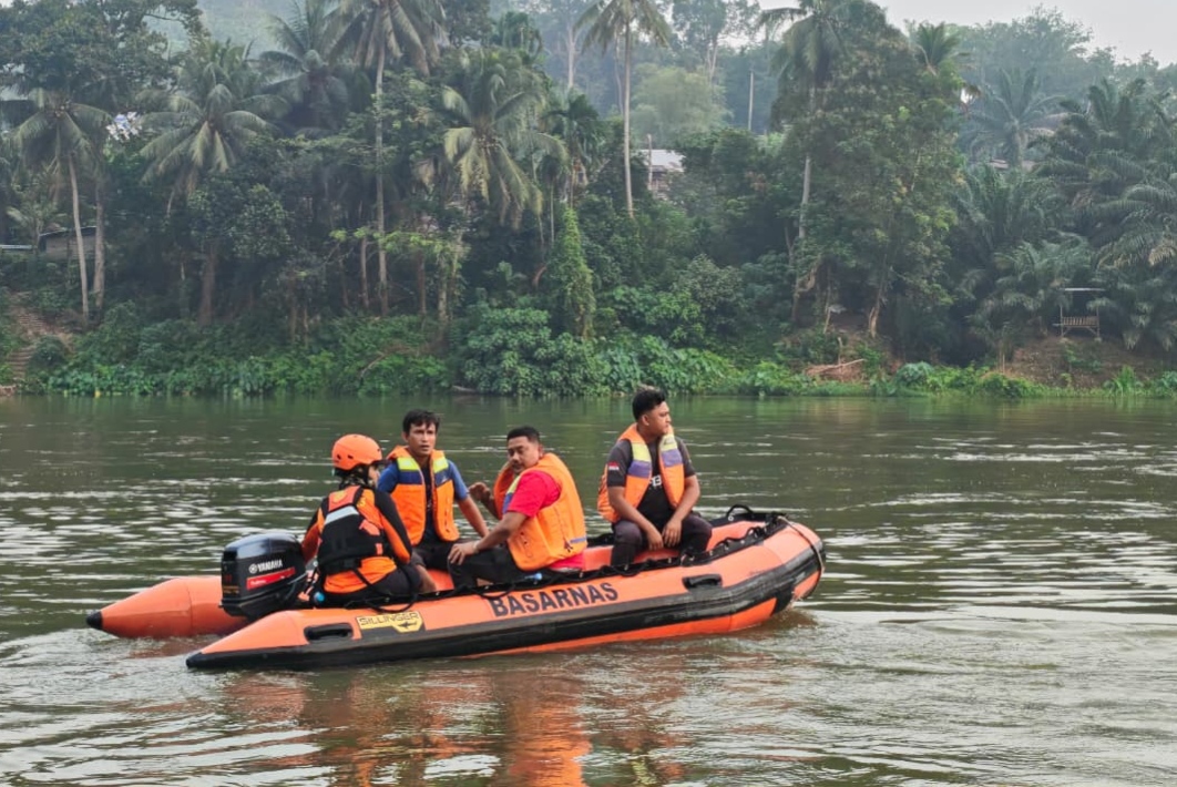 Operasi pencarian pria terjatuh dari Jembatan Rantau Berangin