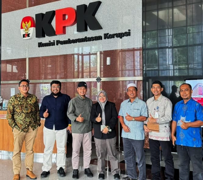 Bupati Siak, Dr. Afni Z di Gedung KPK RI