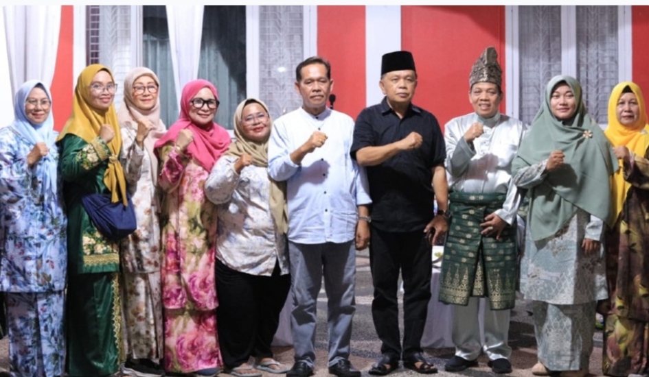 Ramah Tamah Lawatan Adat dan Budaya Persatuan Ketua-Ketua Kampung (Sidang) Negeri Melaka di kediaman Ketua DPRD Kabupaten Kepulauan Meranti