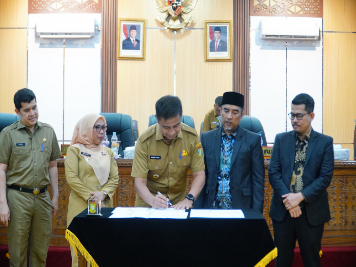 Pemkab Kampar di Paripurna DPRD