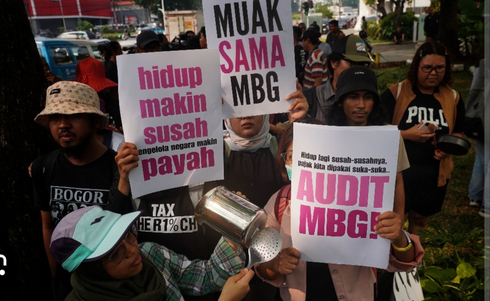 Aksi tolak program MBG