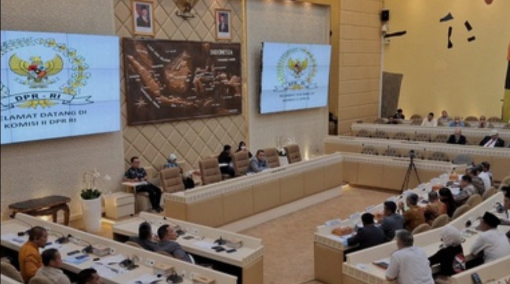 Rapat di DPR RI