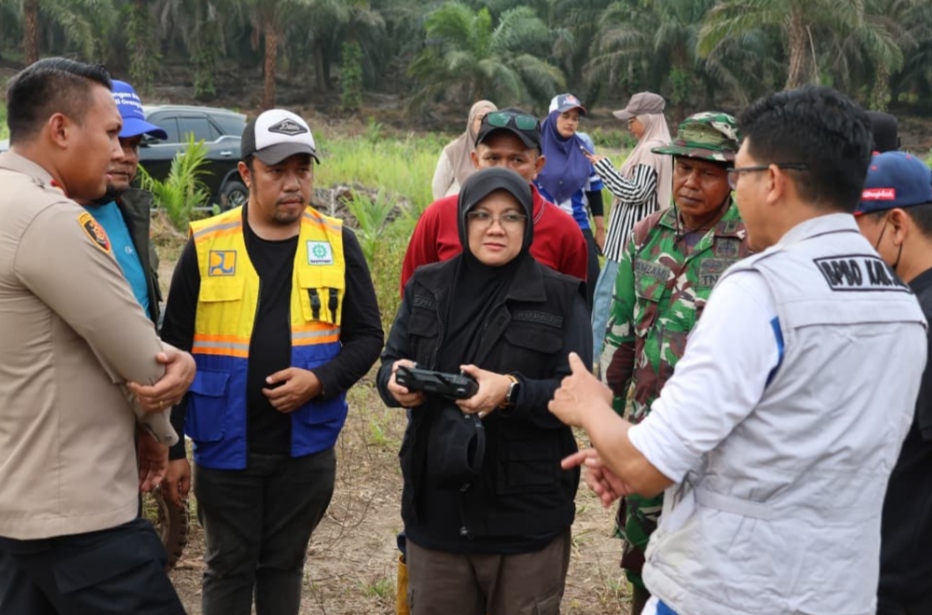 Bupati Siak, Afni Z