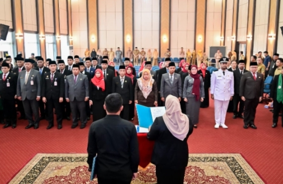Kasmarni Lantik 41 Pejabat di Lingkungan Pemda Bengkalis