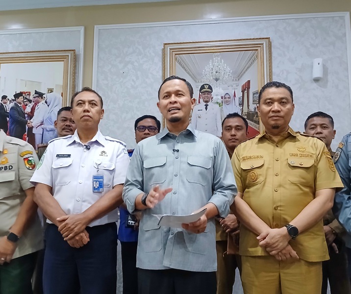 Wali Kota Pekanbaru Agung Nugroho menyampaikan situasi terkini soal kabut asap. Foto: Surya/Riau1.