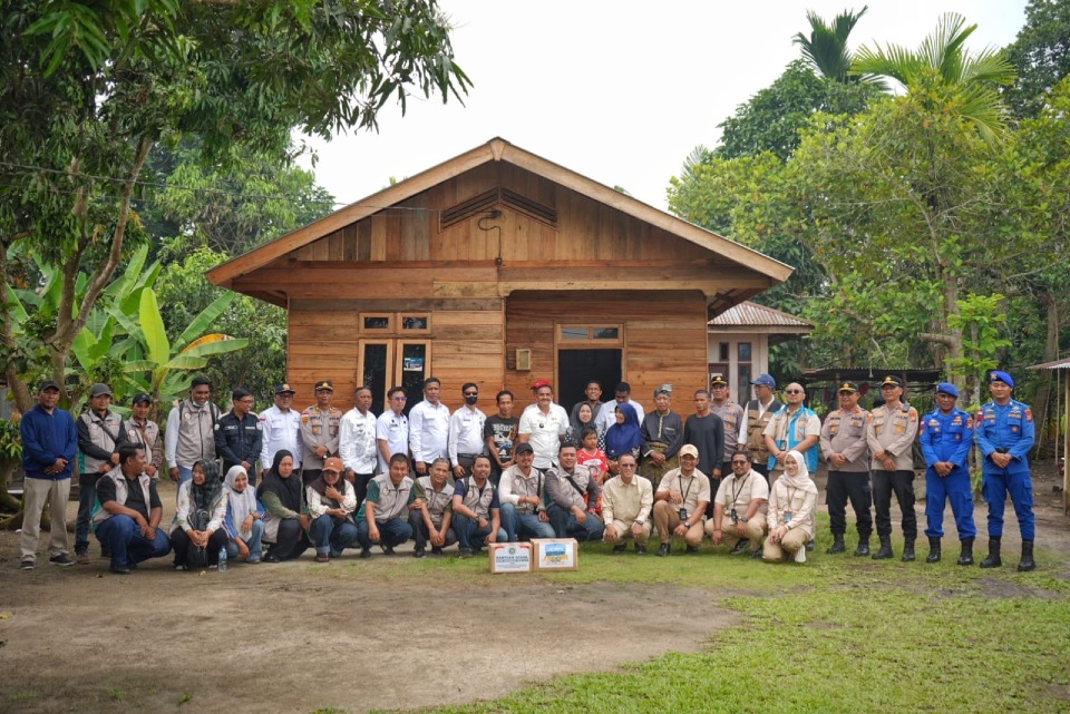 Bedah rumah di Desa Alai Selatan, Kecamatan Tebing Meranti yang sudah rampung