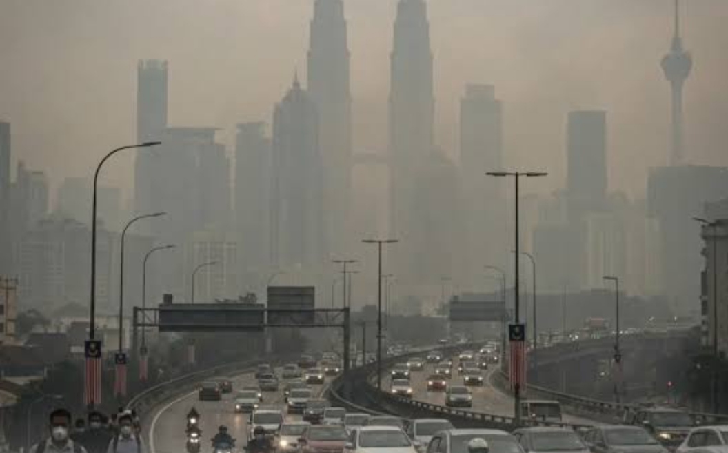 Malaysia Diselimuti Kabut Asap Kiriman RI
