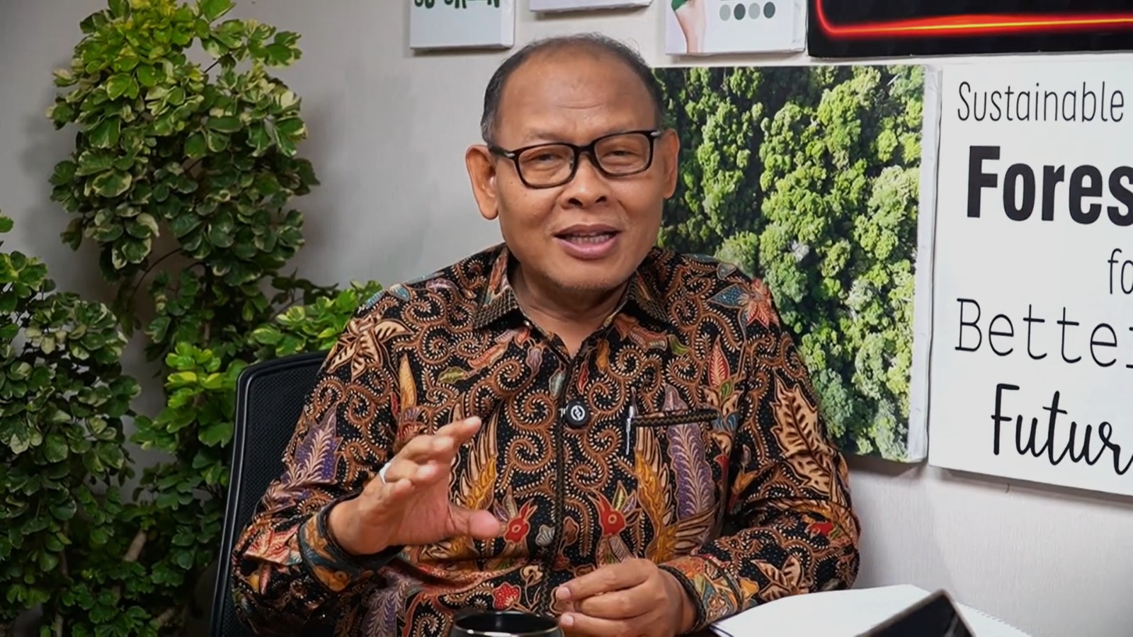 Pakar hukum kehutanan dan lingkungan Sadino. (Istimewa)